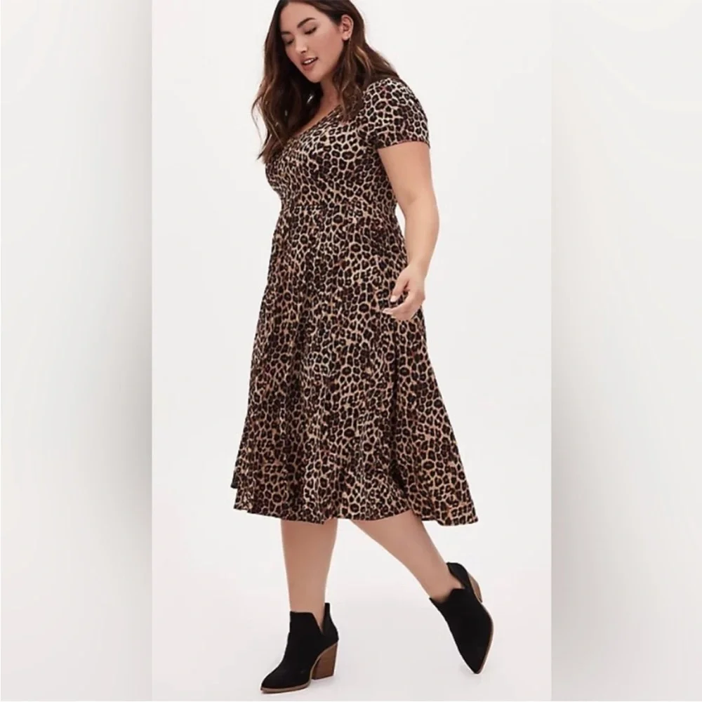 Torrid Leopard Button-Front Dress Size 2 - Picture 3 of 12